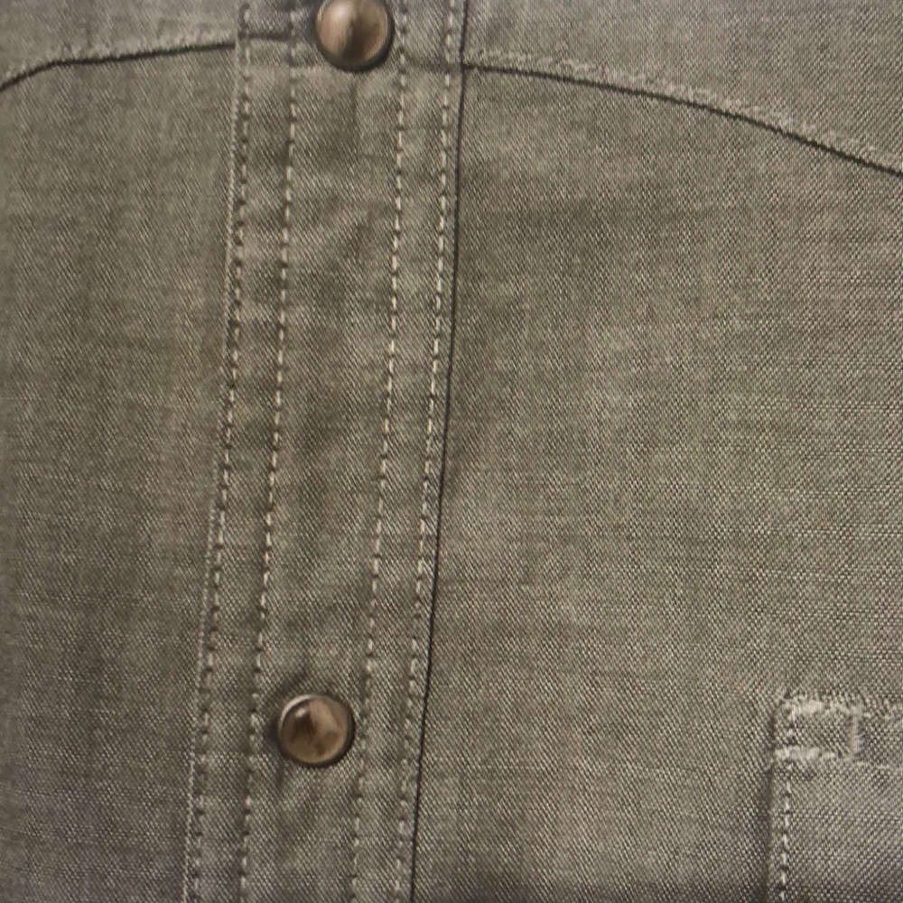 Men's Green Short Sleeve Shirt - Picture 3 of 3